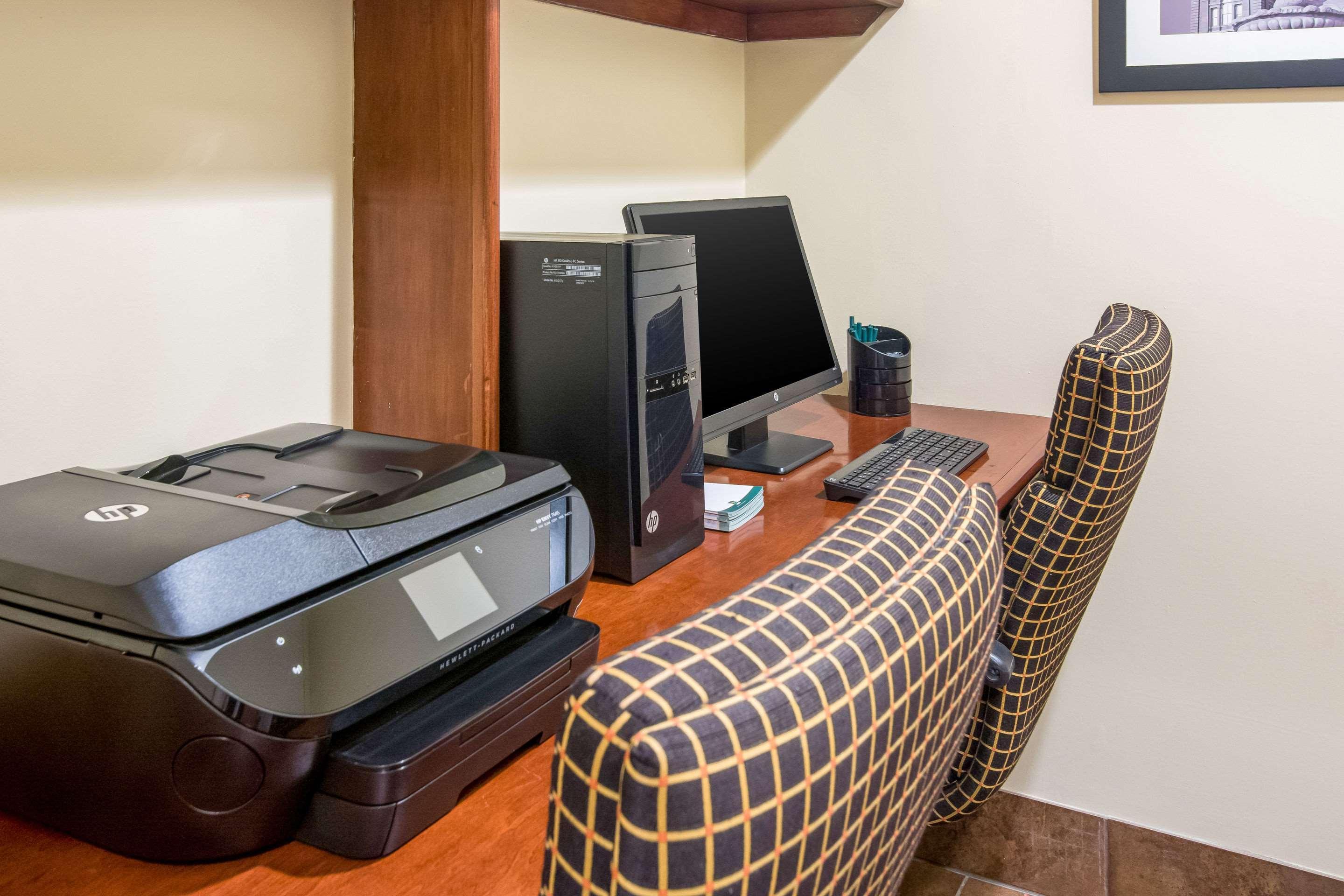 Quality Inn & Suites Virginia Ngoại thất bức ảnh