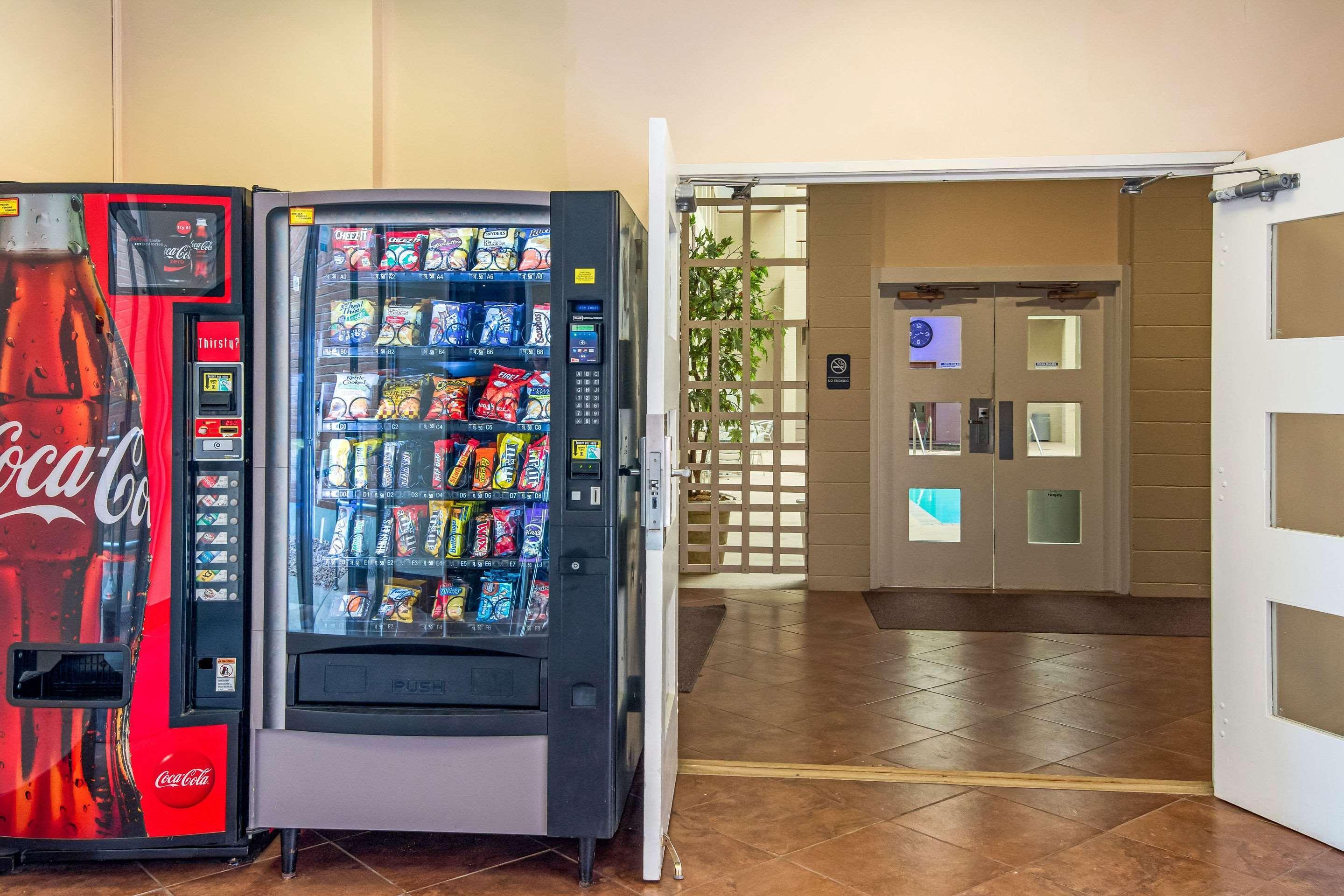 Quality Inn & Suites Virginia Ngoại thất bức ảnh