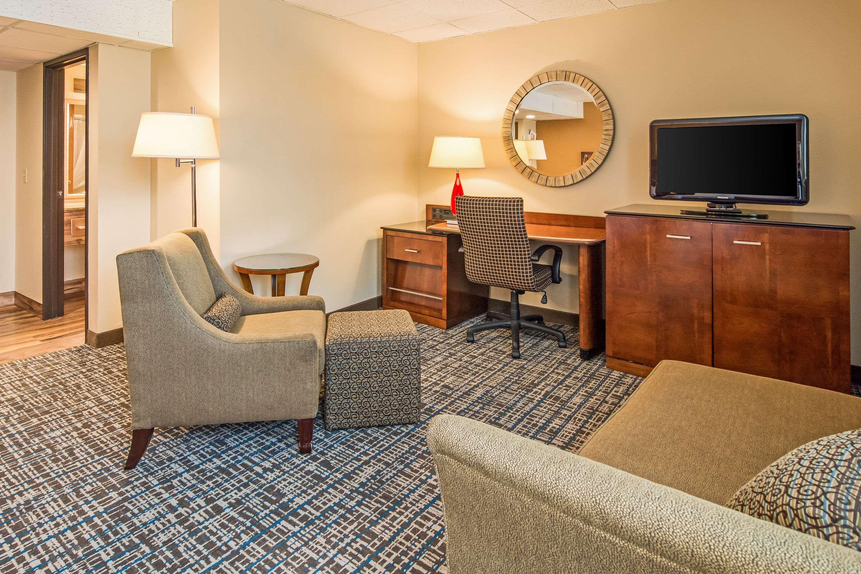 Quality Inn & Suites Virginia Ngoại thất bức ảnh